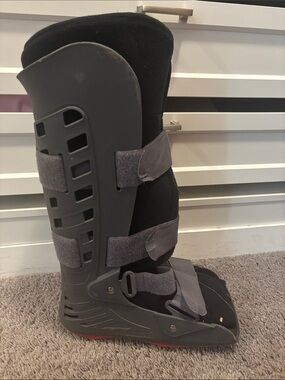 Men's Black Medical Walking Boot - Supportive Stabilizer